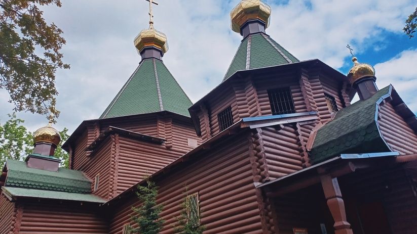 Настоятель новосибирского храма призывает к внимательности при использовании свечей Настоятель новосибирского храма призывает к внимательности при использовании свечей