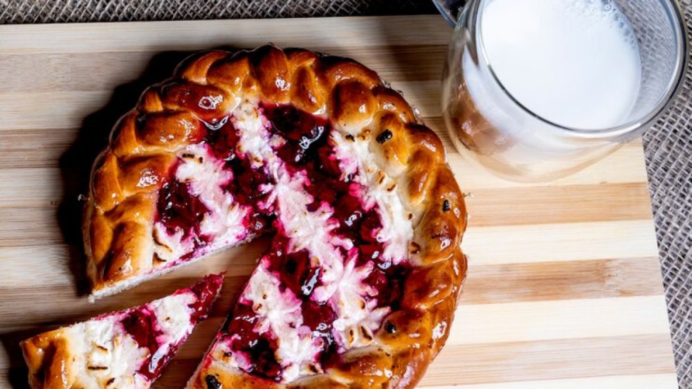 Пирог с ягодами за 20 минут: быстрый и вкусный рецепт Пирог с ягодами за 20 минут: быстрый и вкусный рецепт