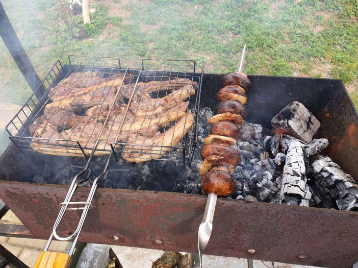 Как быстро и эффективно очистить решётку для гриля: 3 простых способа Как быстро и эффективно очистить решётку для гриля: 3 простых способа