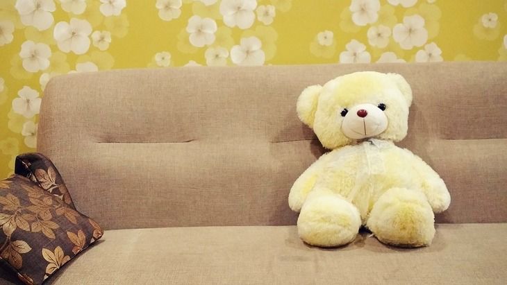 Как избавиться от пятен зелёнки на диване и одежде: советы для каждой хозяйки Как избавиться от пятен зелёнки на диване и одежде: советы для каждой хозяйки