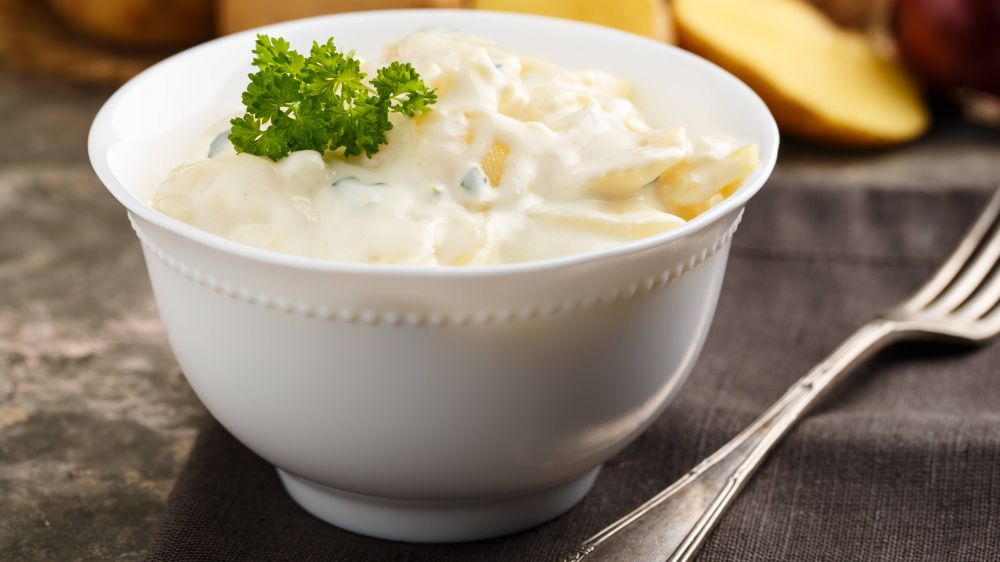 Немецкий сытный салат с беконом: просто и вкусно Немецкий сытный салат с беконом: просто и вкусно