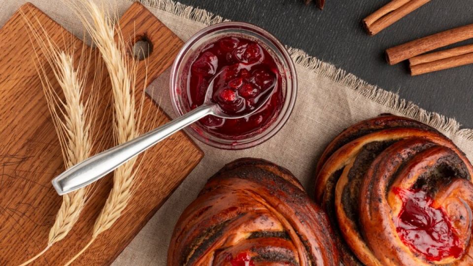 Воздушные булочки с джемом: бабушкин рецепт мягкого теста Воздушные булочки с джемом: бабушкин рецепт мягкого теста