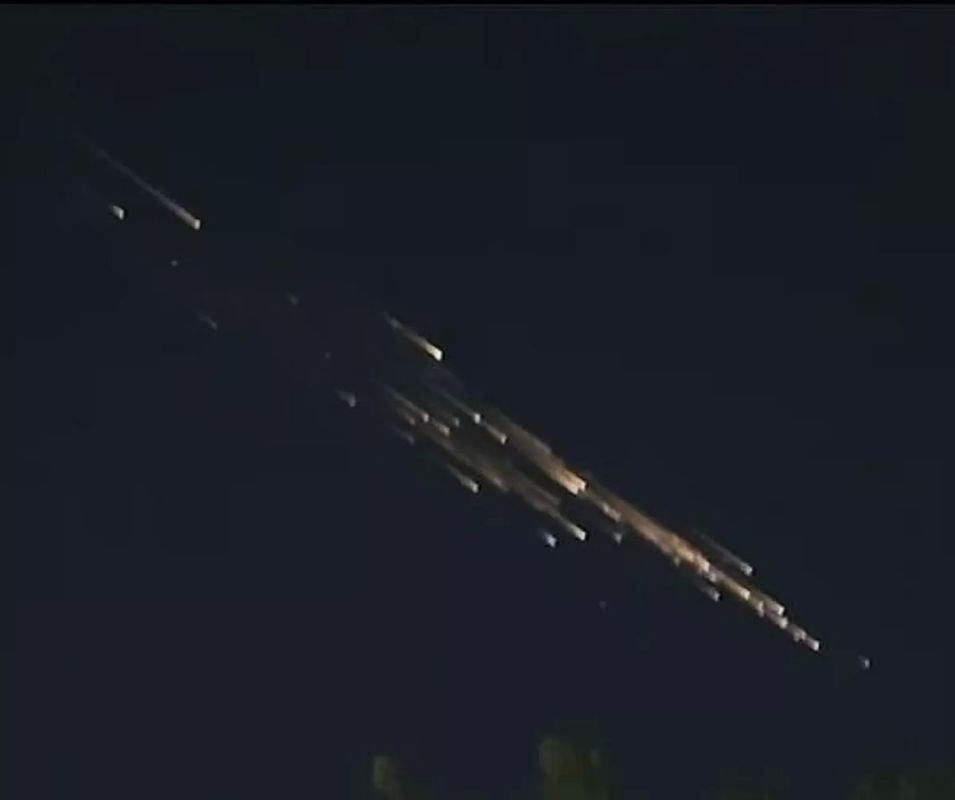 Неопознанные огни над Казахстаном: свидетели сняли на видео загадочные объекты Неопознанные огни над Казахстаном: свидетели сняли на видео загадочные объекты