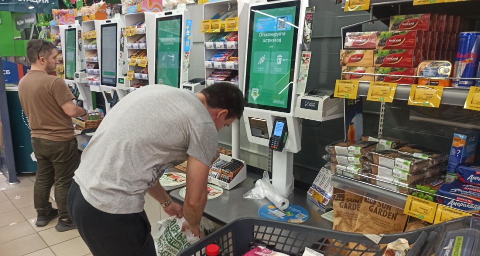Энергетические напитки под строгим контролем: новые штрафы для продавцов Энергетические напитки под строгим контролем: новые штрафы для продавцов