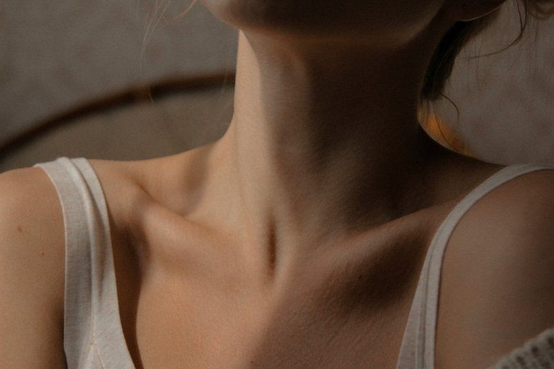 Мгновенная подтяжка шеи: секрет кореянок для молодой кожи Мгновенная подтяжка шеи: секрет кореянок для молодой кожи