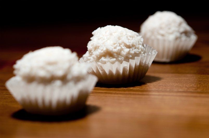 Натуральные кокосовые конфеты со сгущёнкой: домашний рецепт для сладкоежек Натуральные кокосовые конфеты со сгущёнкой: домашний рецепт для сладкоежек