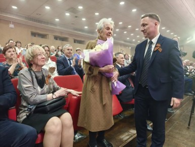 В Златоусте прошло торжественное собрание, посвященное 80-летию Победы в Великой Отечественной войне