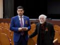 Челябинский депутат Мхитарян порадовал публику стихотворением ко Дню Победы
