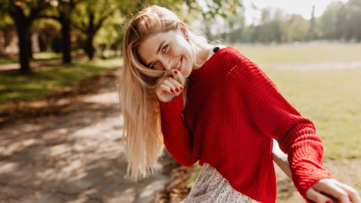 9 : ,         