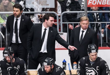 Финалист Кубка Гагарина остался без второго тренера за месяц