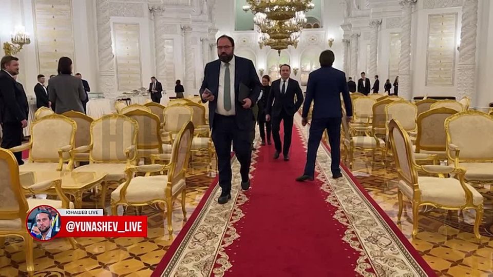 Александр Юнашев: У Максута Шадаева самое прогрессивное министерство и самый прогрессивный взгляд на дресс-код, видимо