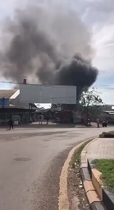 ВВС Таиланда сбросили бомбы на центр города Самраонг в Камбодже